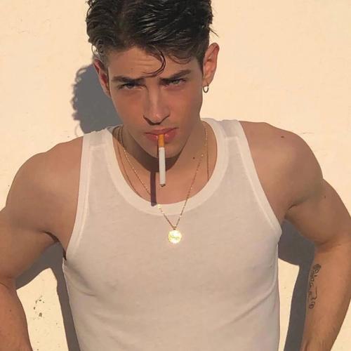 6686体育铁牌作者Logan