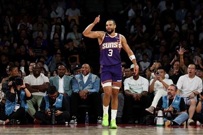 可圈可点！狄龙三分球10中5空砍21分3抢篮板2截球