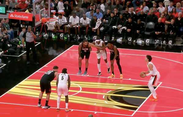 找回控球感！阿夫迪亚单节7中5轰下14分带队追分